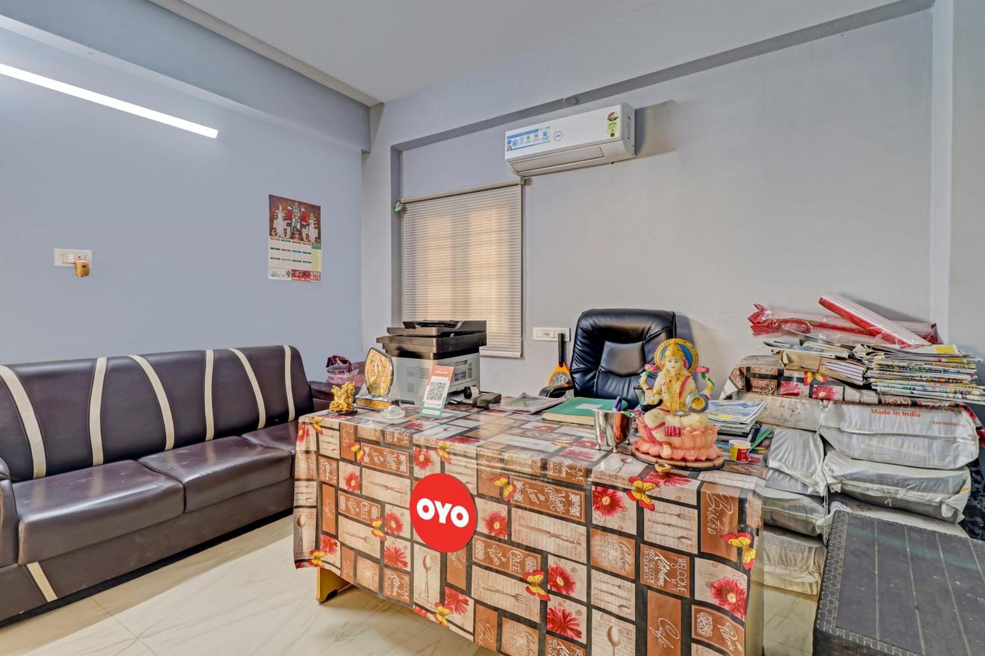 Hotel Oyo Vnr Convention Guntūr Exteriér fotografie